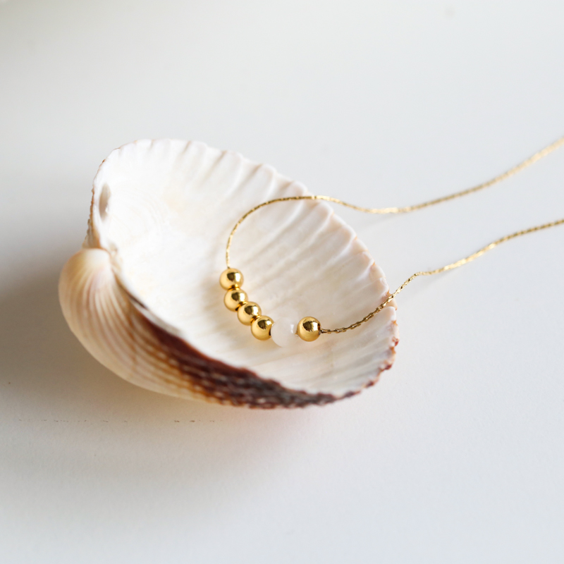 collier-or-opheline-lune