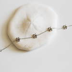 bracelet-argent-marguerite-zoom