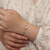 bracelet-femme-acier-or-howlite-porte-aurore-maya