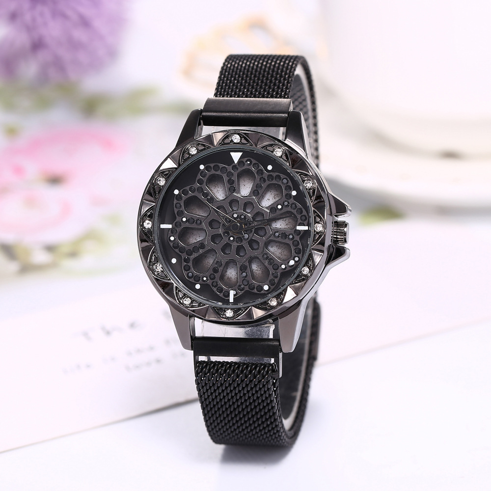 Mode-nouveau-Style-vider-disque-rotatif-montre-aimant-Douyin-vente-chaude-Fortunes-montre-femmes