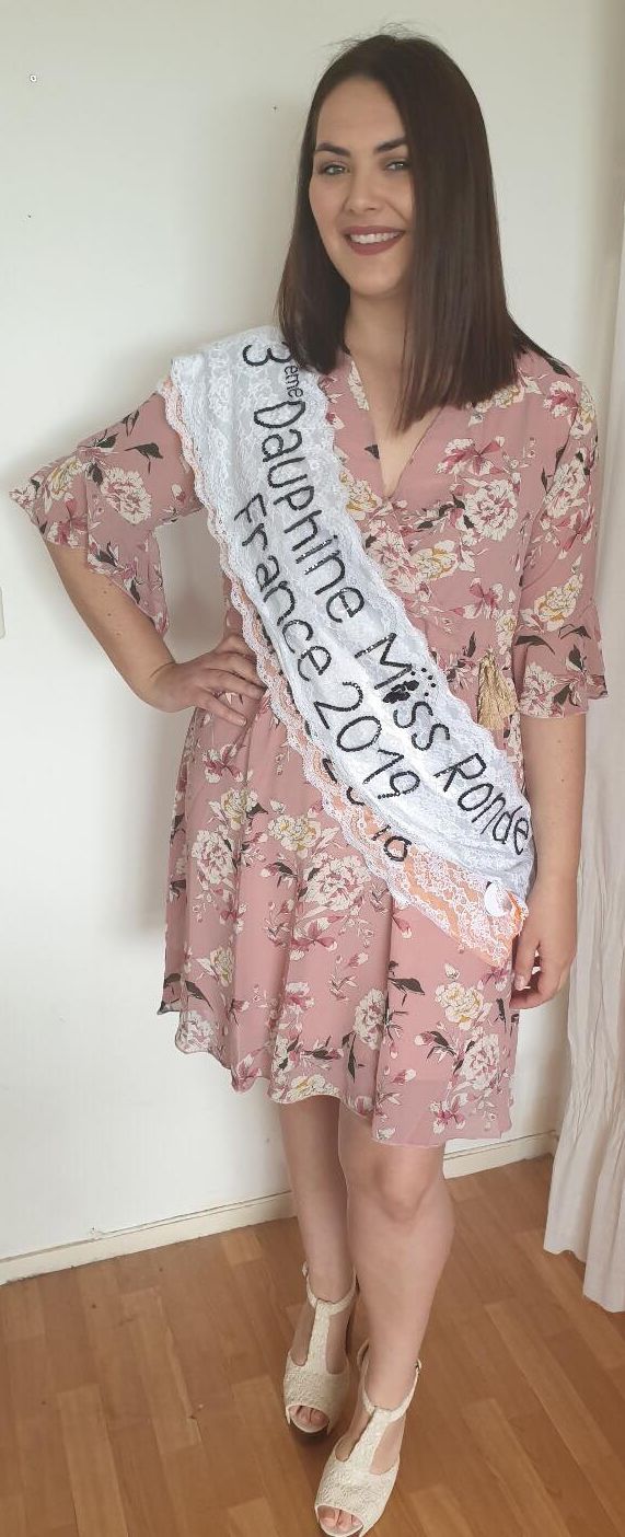 robe ambre 3 eme dauphine miss ronde france 2019 e1