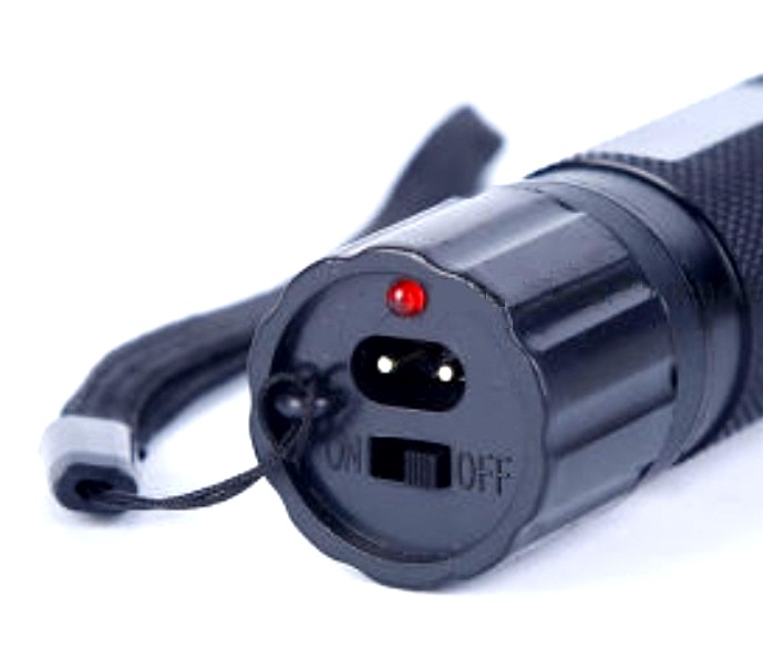Taser shocker laser tazer 580 000 000 volts !