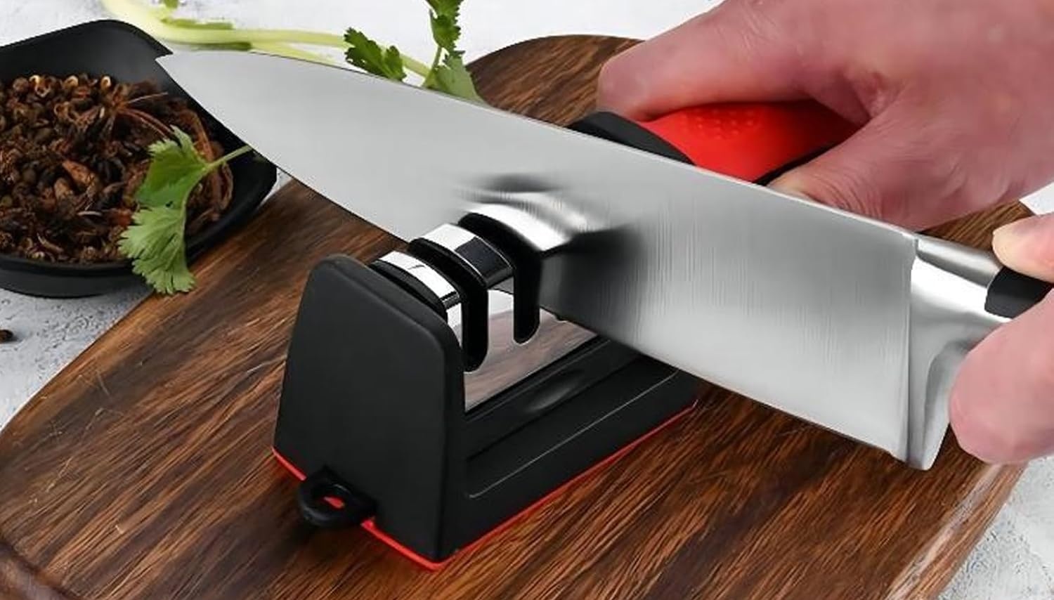 Aiguiseur affûteur couteau universel pour tous types de lames..