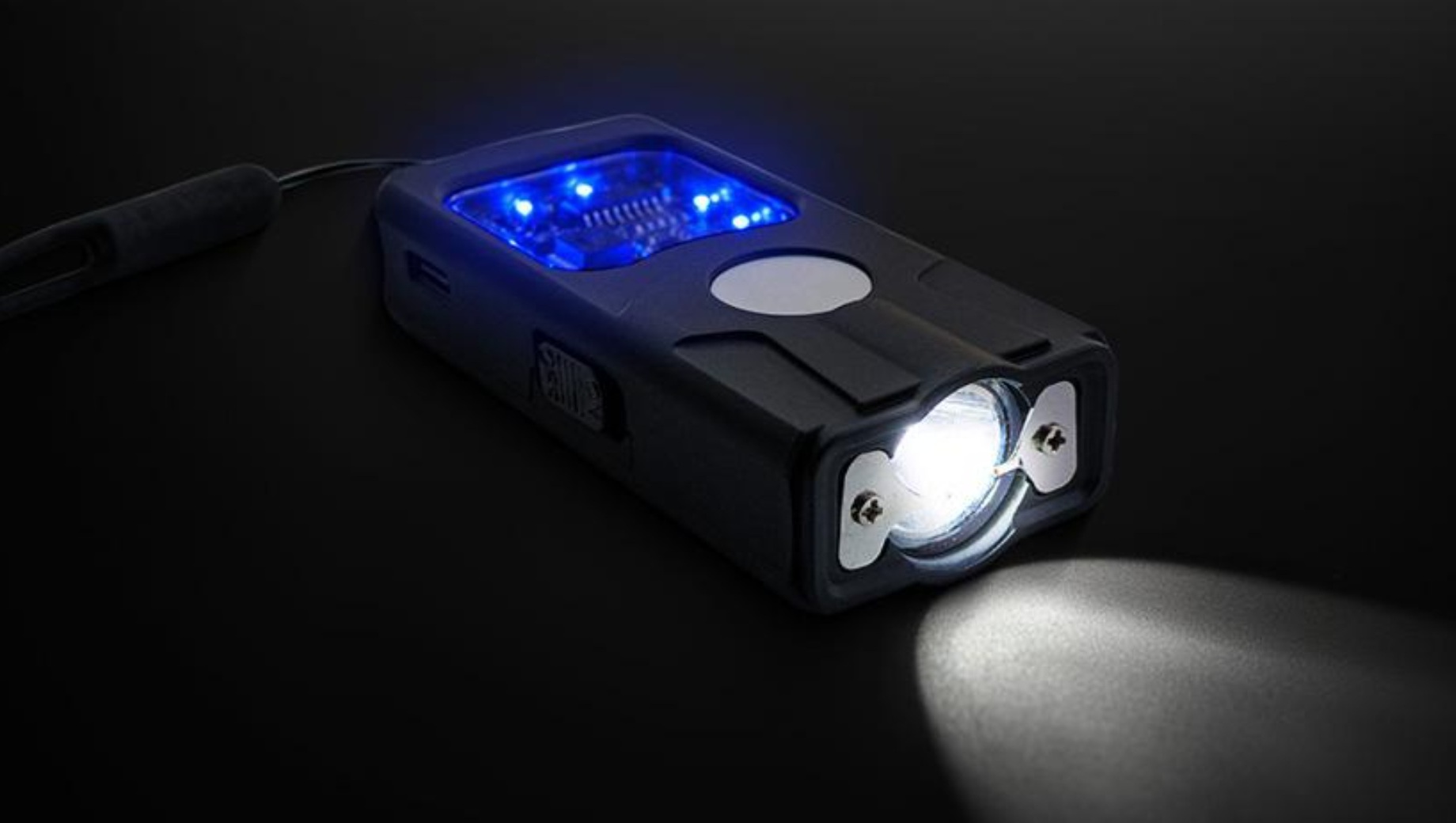 Taser shocker 4 000 000 volts ! LED + Tazer puissant.