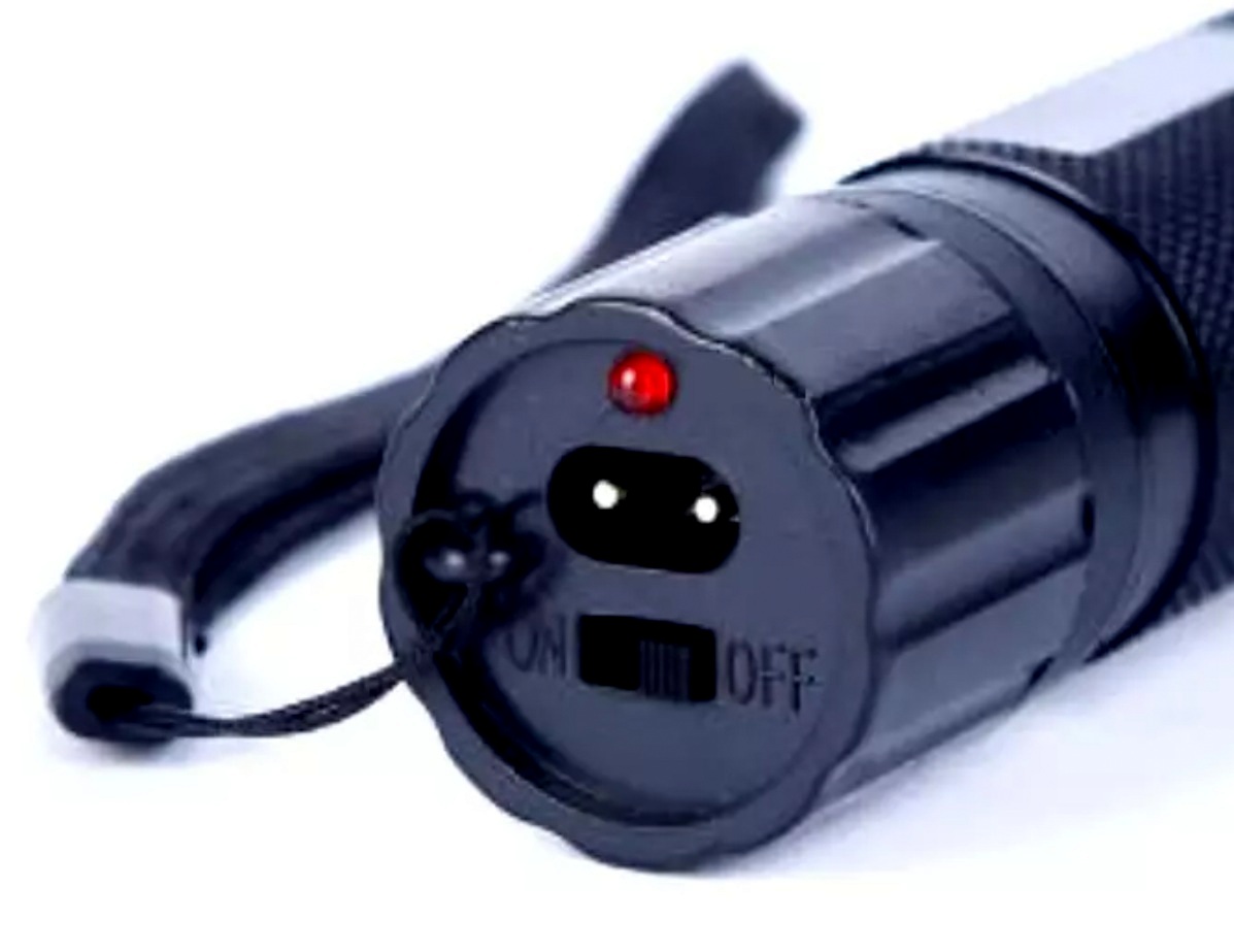 Base d’un taser électrique rechargeable avec interrupteur marche arrêt et prise de charge