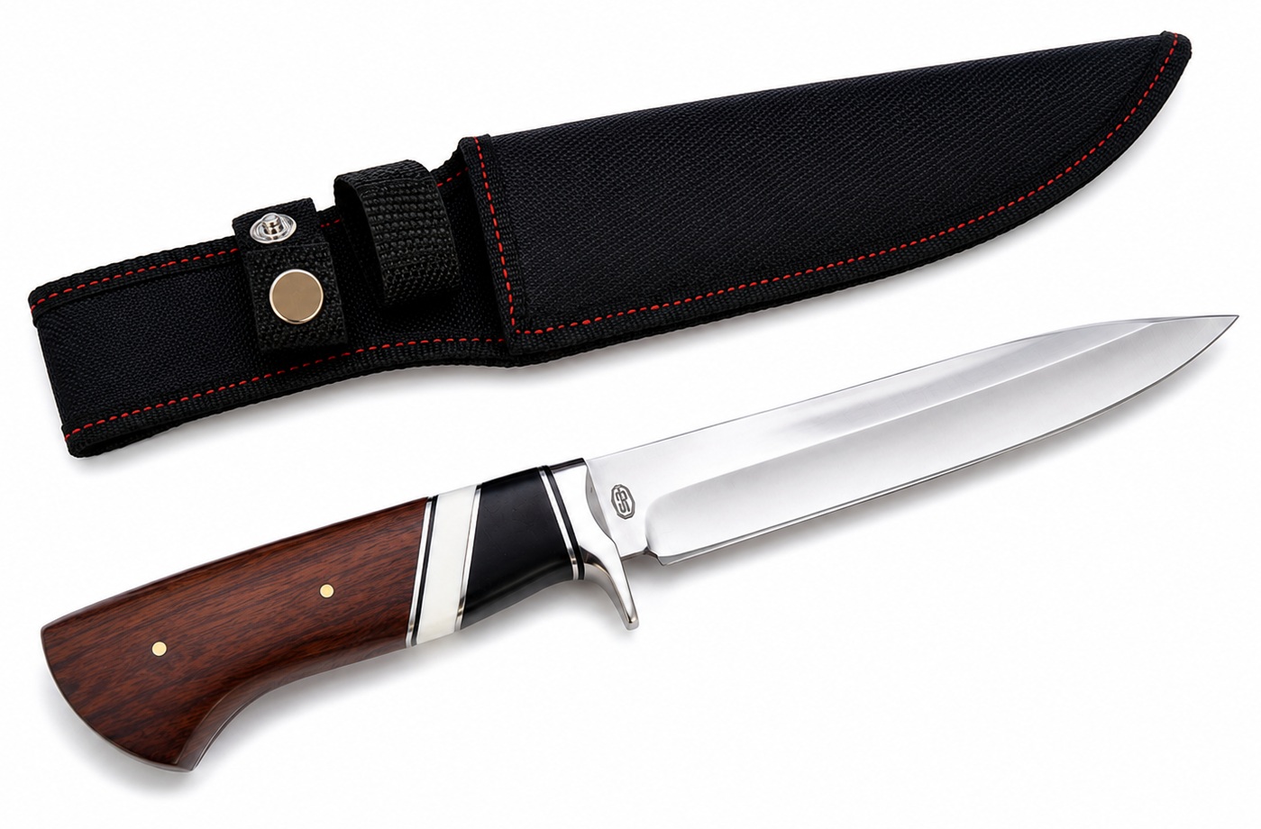 Couteau de chasse SCK manche en bois présenté avec son étui en nylon
