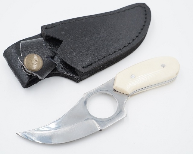 Couteau Skinner 14,5cm Full tang - manche os.
