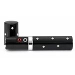 Vue latérale dun taser make-up noir 3 800 000 volts rechargeable