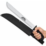Machette Amazonas 60 cm avec étui noir et lame dentée en acier tenue en main sur fond blanc pour bushcraft, survie et outdoor