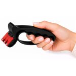 Affûteur aiguiseur universel Léopard avec poignée ergonomique noire en main
