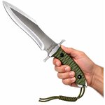 Taille réelle du couteau Rambo 5 tenu en main 38 cm