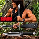 Poignard Rambo 2 (II) 40 cm – Montage avec John Rambo, couteau de survie, étui noir et présentation en forêt.