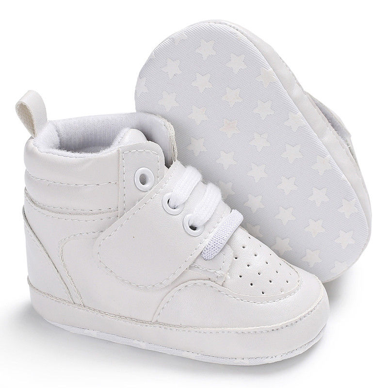 sneakers-pour-bébé-noir-basket-blanche