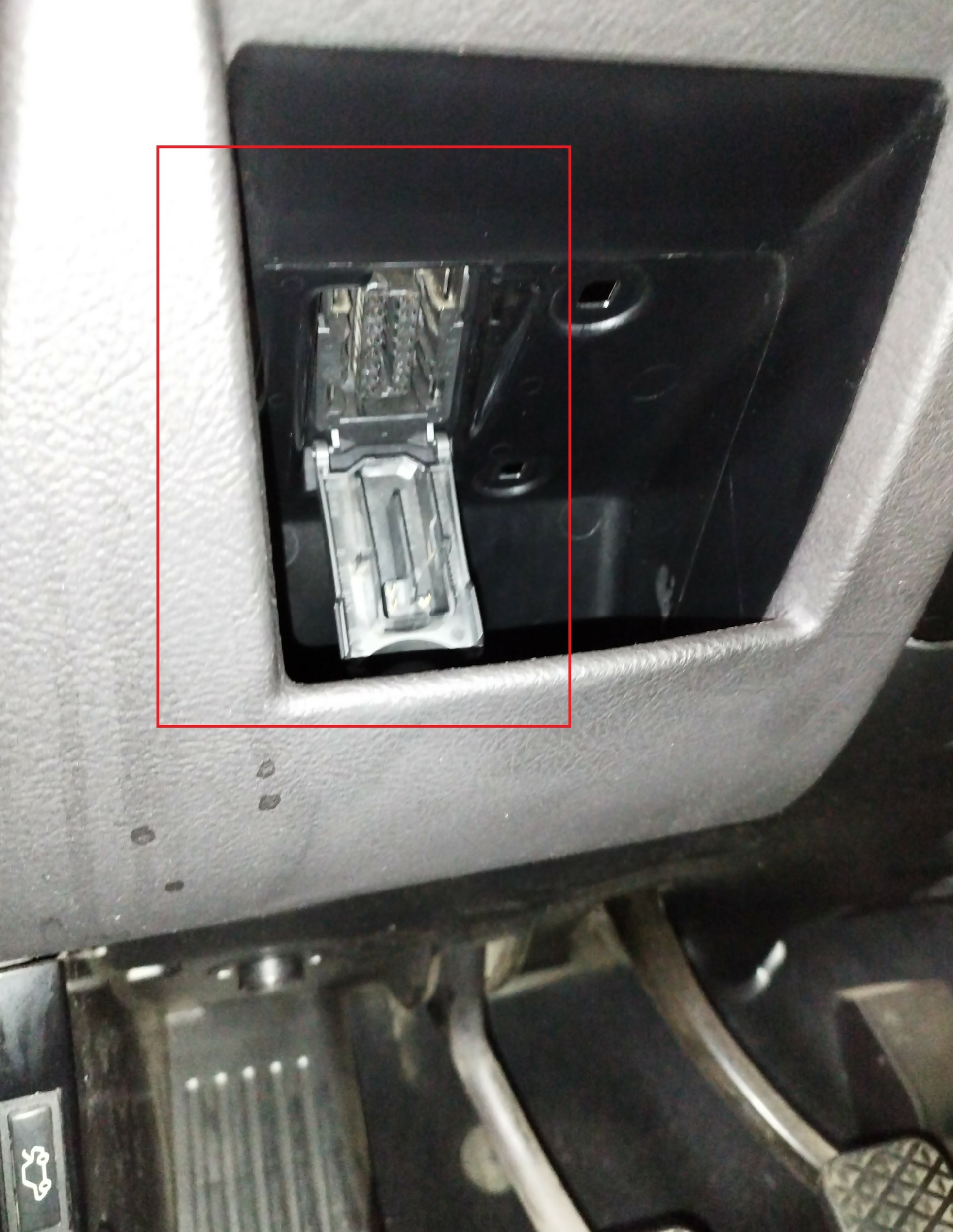 Comment trouver la prise OBD2 sur votre BMW 530d e39