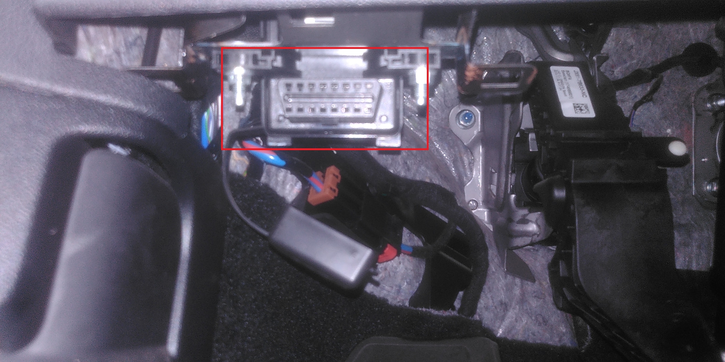 Trouver la prise OBD2 sur Ford Focus SW 1.5L EcoBoost