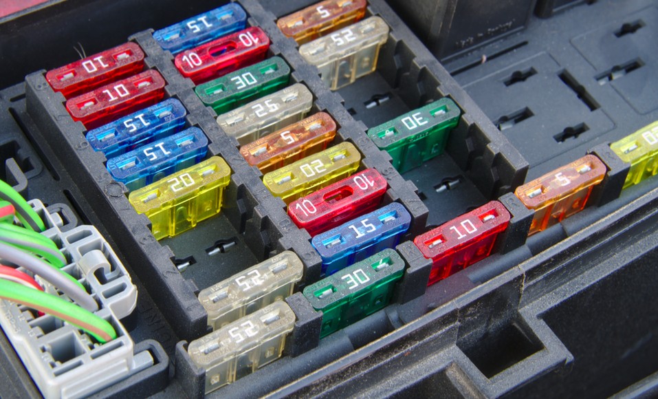 comment changer fusibles voiture nbsp 7266