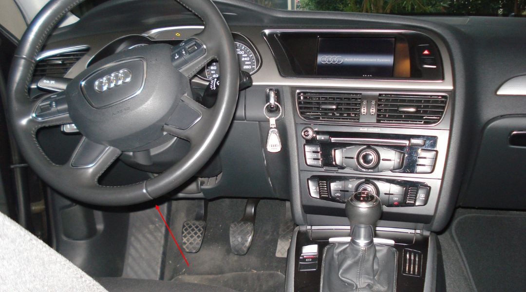 photo emplacement prise obd Audi A4