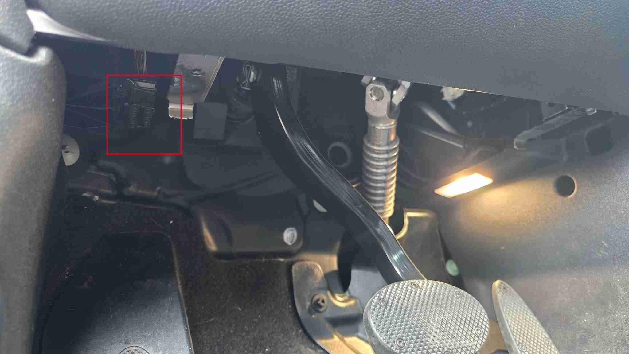 Trouver la prise OBD2 sur votre Mini Cooper S électrique