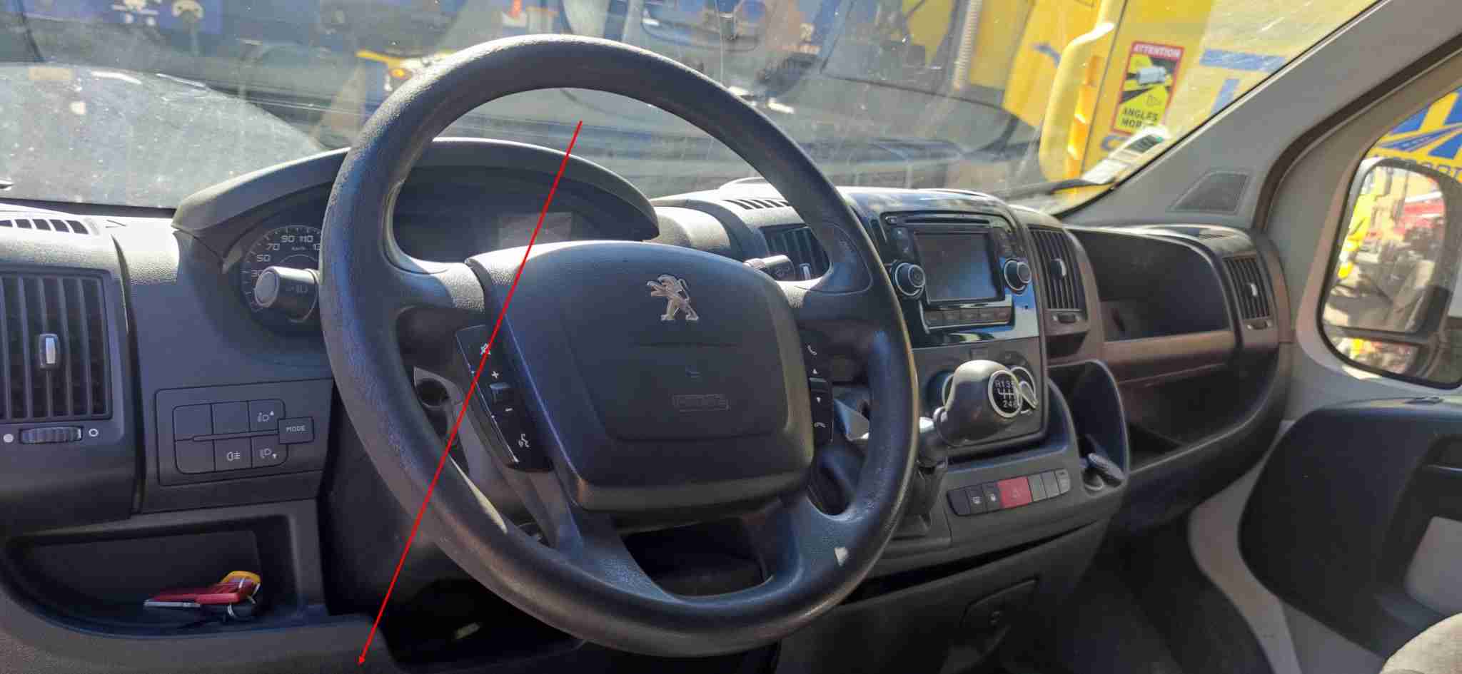 Trouver La Prise De Diagnostic OBD2 Sur Peugeot Boxer trouver-la-prise-de-diagnostic-obd2-sur-peugeot-boxer