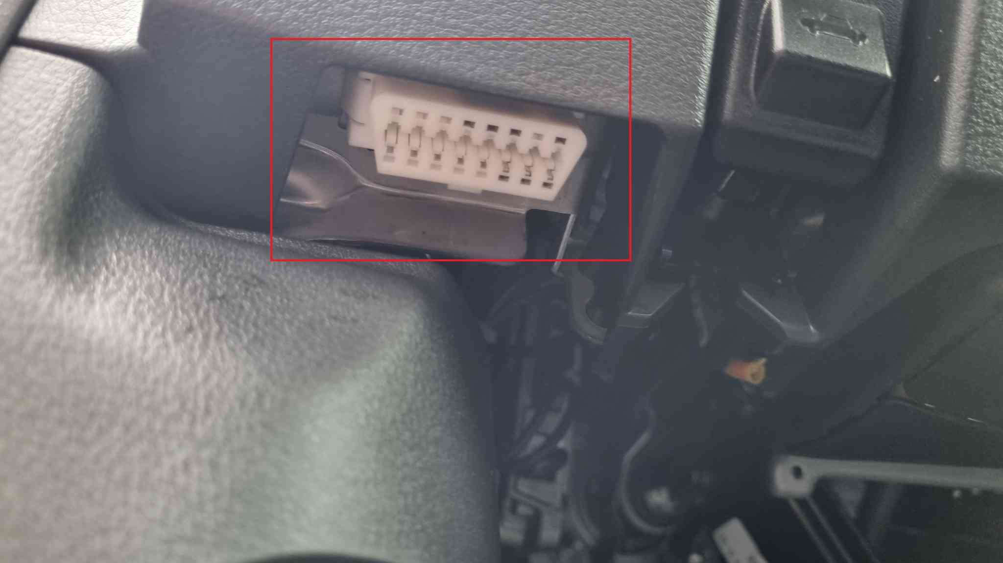 Prise OBD2 Toyota Yaris 3
