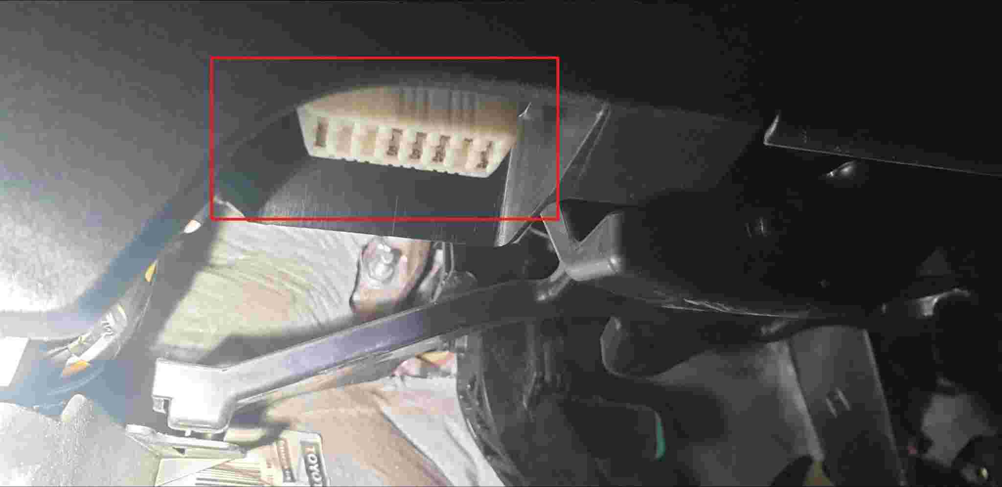 Prise OBD2 Toyota Yaris 2