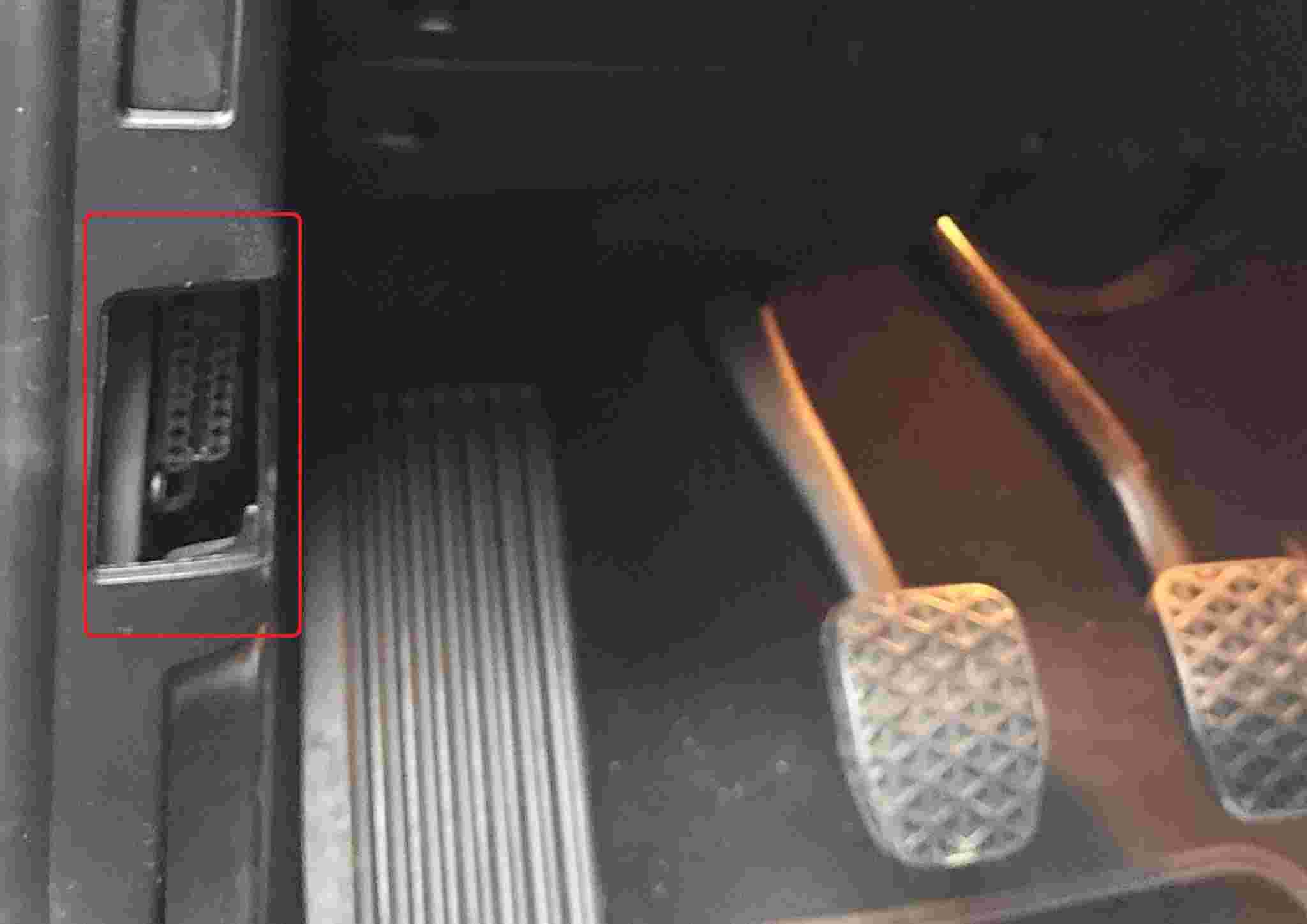 Prise OBD2 BMW Série 1 (E87)