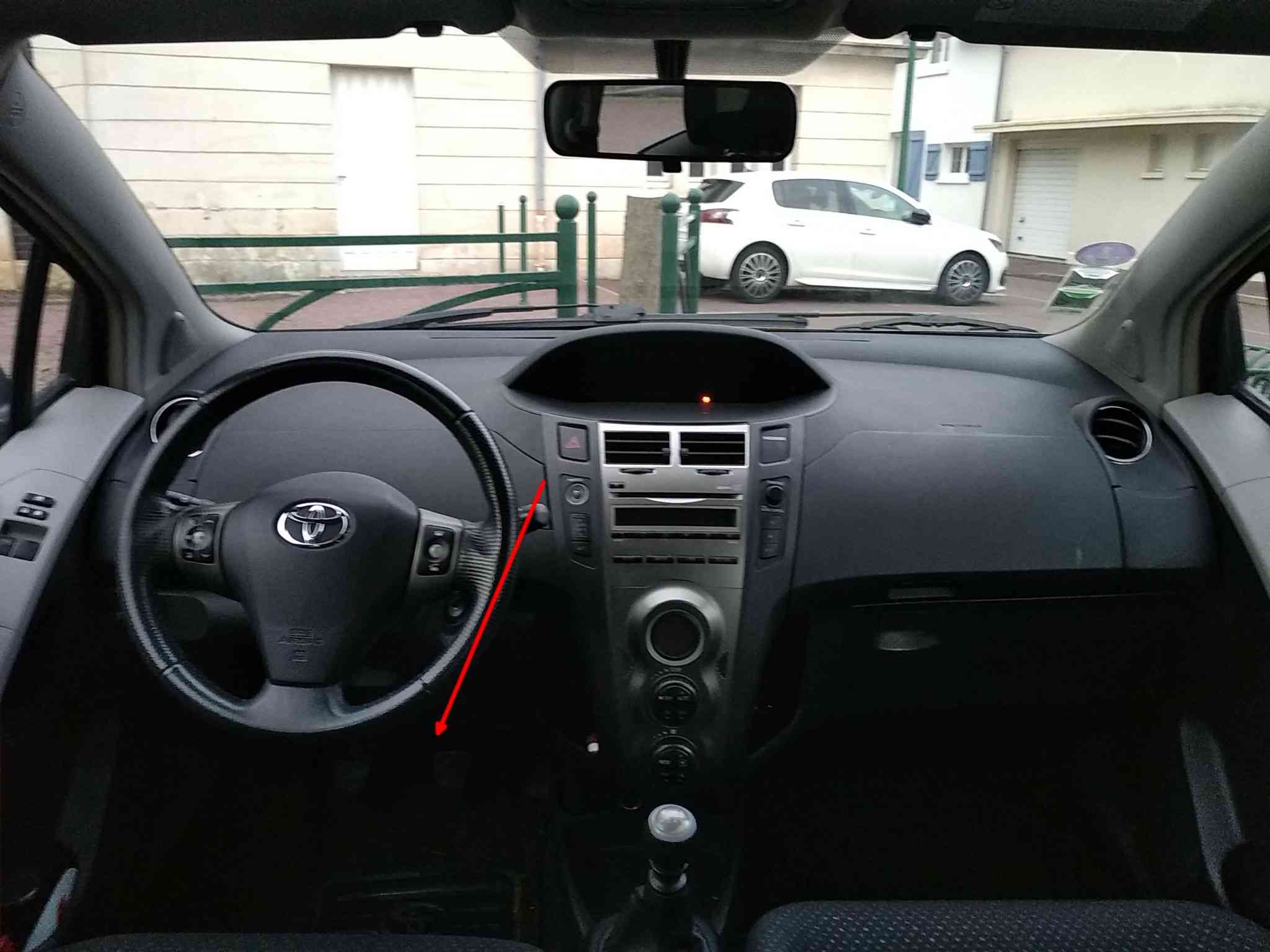Habitacle Toyota Yaris II Phase 2 1.3i VVTi 99