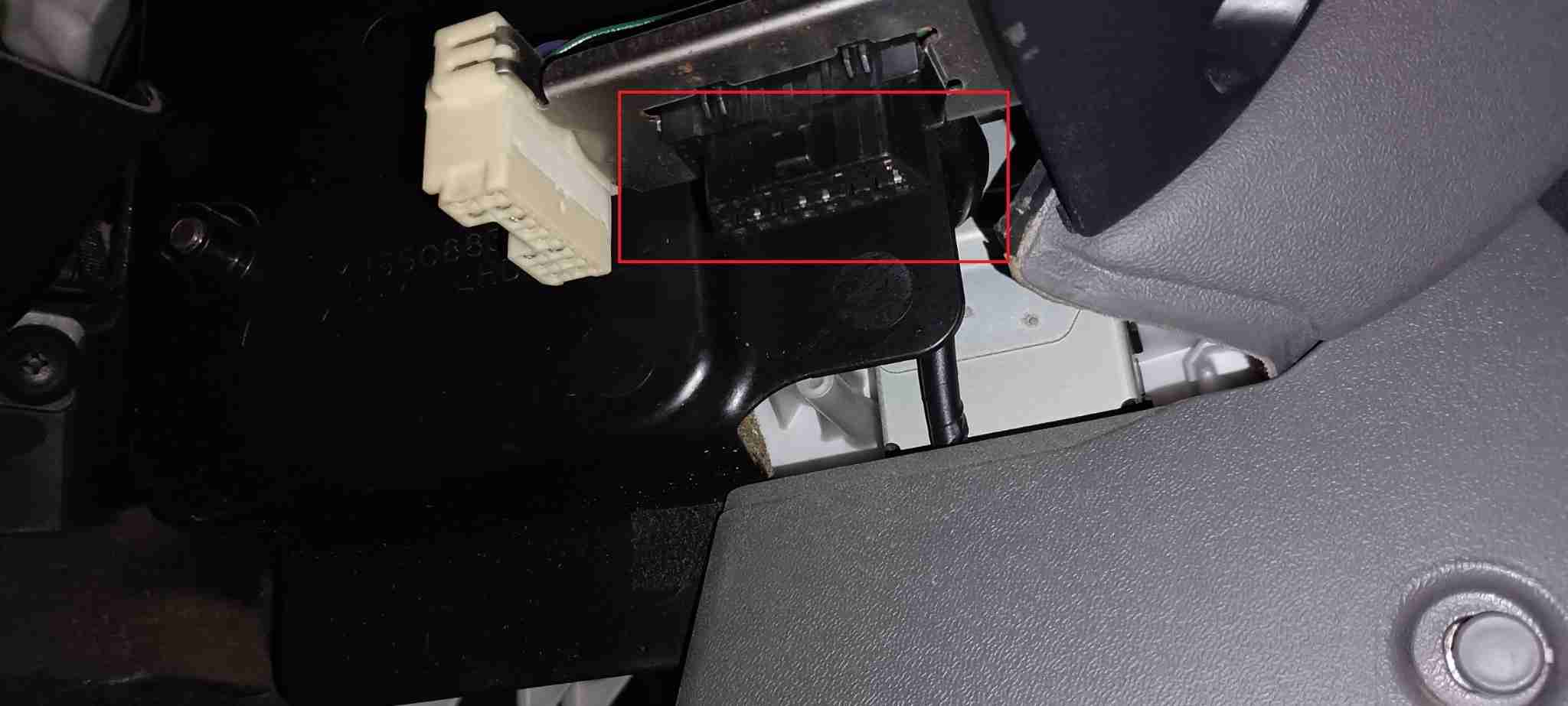 Prise OBD2 Mitsubishi Pajero 3