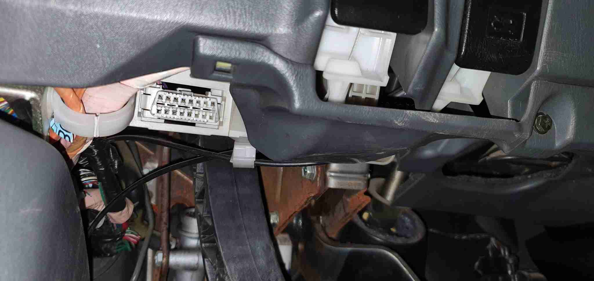 Prise OBD2 Toyota Land Cruiser