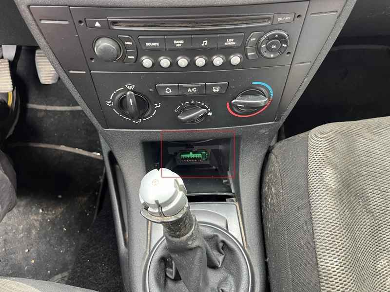 Prise OBD2 Citroën C4 Coupé