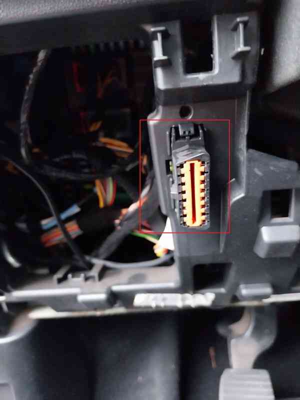 Prise OBD2 Peugeot 208