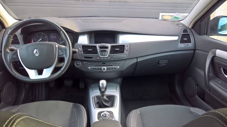 Habitacle Renault Laguna III Estate Dynamique 2.0 dCi 150 ch FAP