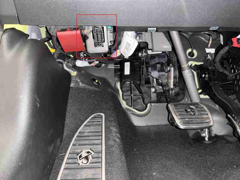 Prise OBD2 Abarth 500E