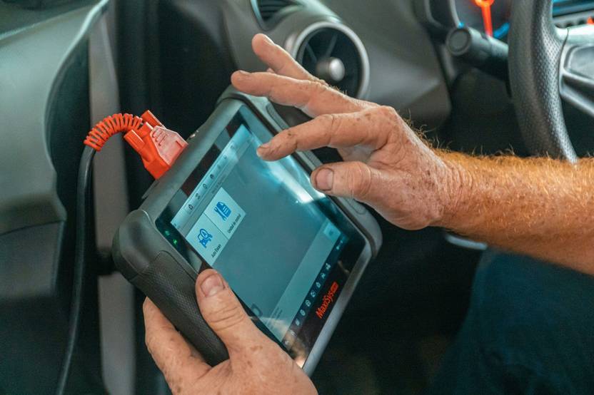 photo valise diagnostic garage mecanique icarsoft france final