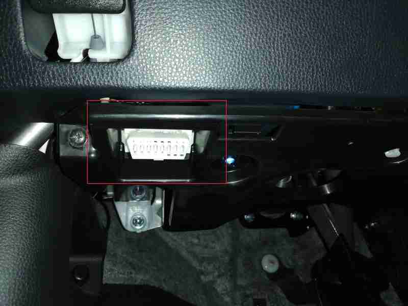 Prise OBD2 Toyota Yaris Hybride