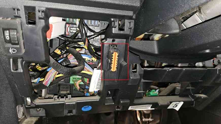 Prise OBD2 Peugeot 208 GTI