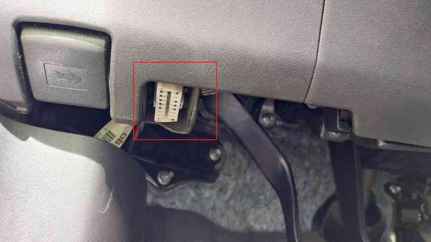 Prise OBD2 Toyota Auris II 1.4 D4d 90