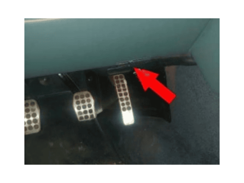 Pedalier sur Aston Martin V8 Vantage