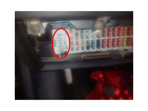 Prise obd avec fusibles Chevrolet Corsa Classic