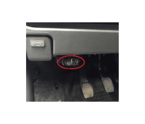 chevrolet matiz 2 pedales tirette capot prise obd2 icarsoft france 2
