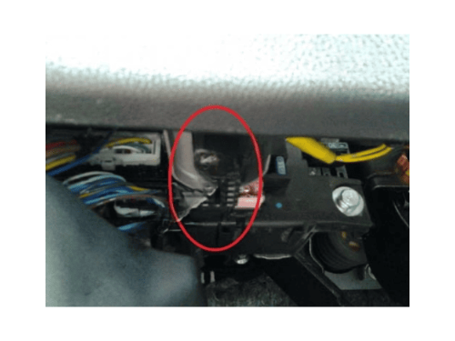 Ou est la prise OBD de diagnostic sur Citroen C4 Aircross?