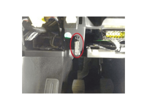 Ou est la prise OBD de diagnostic sur Citroen C4 Cactus?