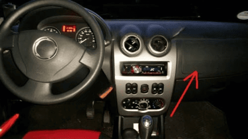 Tableau de bord Dacia Sandero ph 1