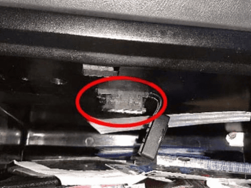 prise obd vide poche Dacia SupeRNova