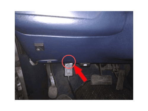 pedalier et prise obd grand Caravan ph 1