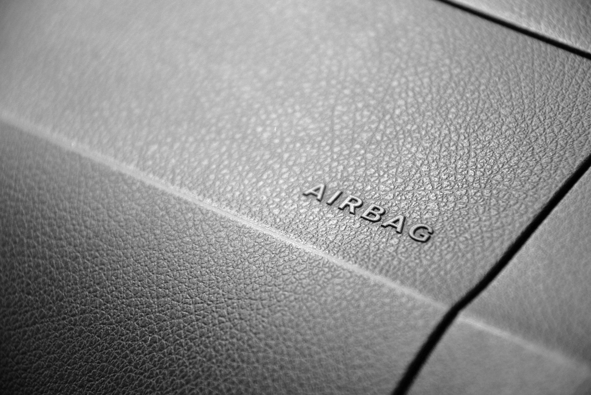 image airbags d'une voiture déclenchés