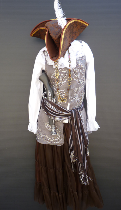 Deguisement Pirate Avec Gilet main image 0