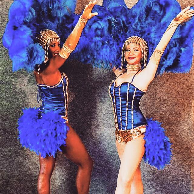 costume show girl las vegas bleu