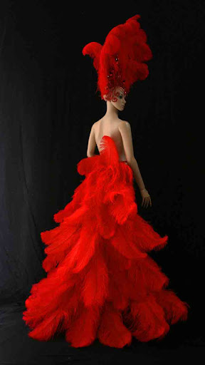 costume show girl las vegas plumes autruche rouges