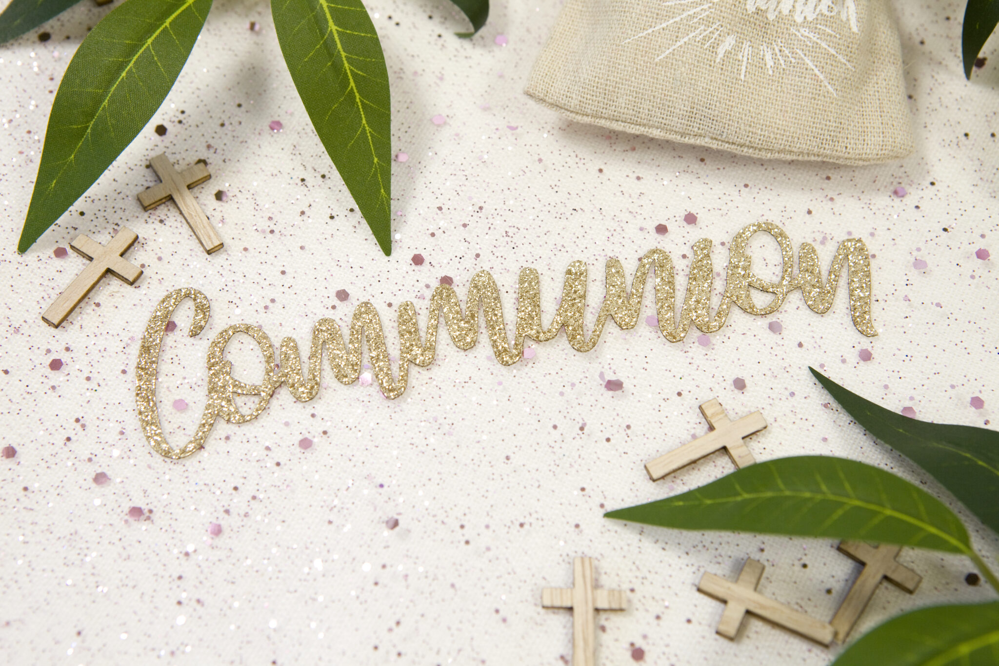 2 DECORATION DE TABLE COMMUNION TISSU 1